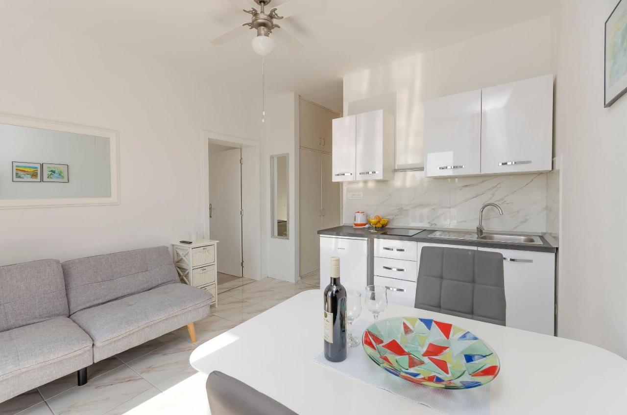 Apartments And Rooms On The Beach Vodice Dış mekan fotoğraf