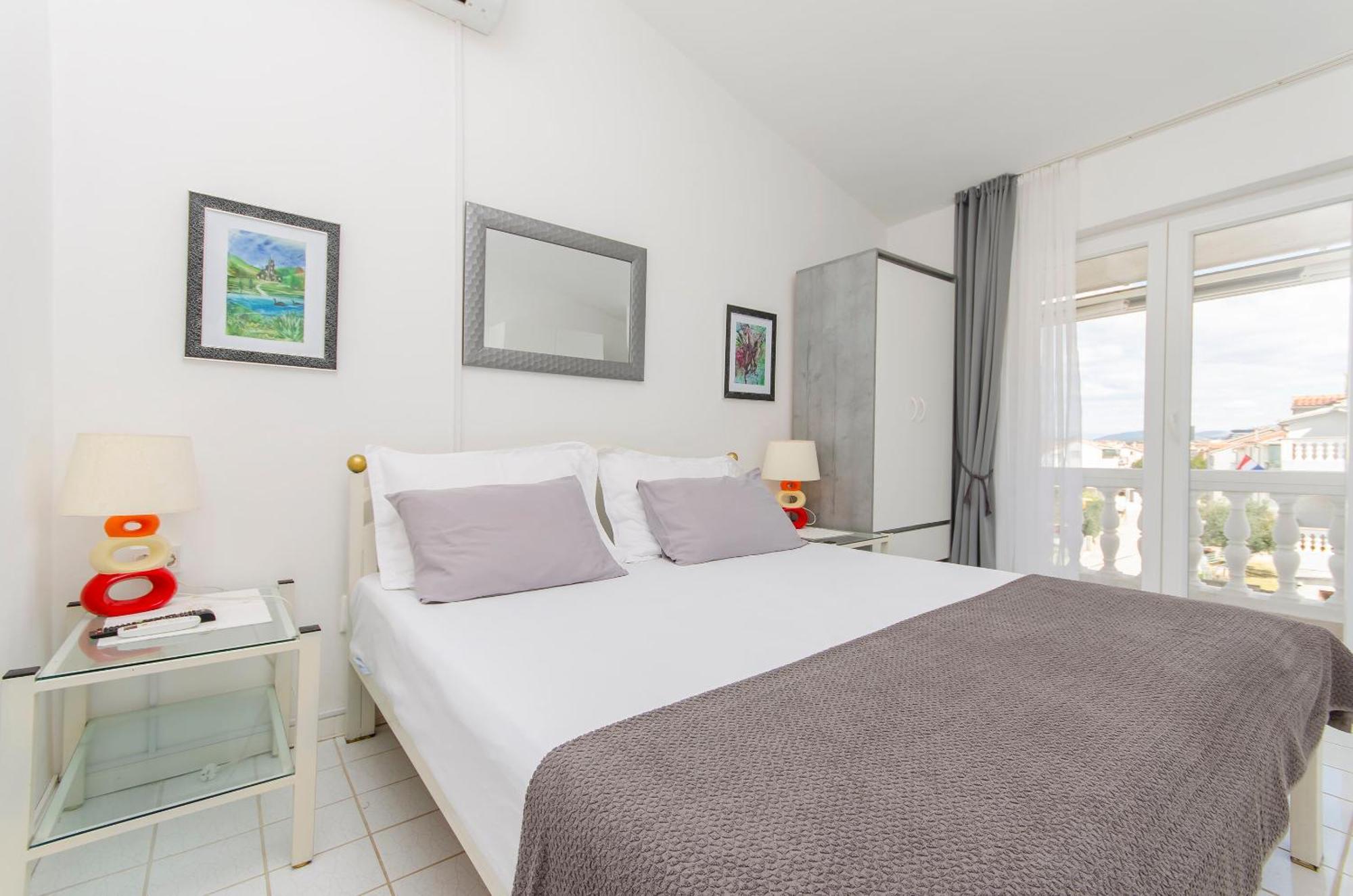 Apartments And Rooms On The Beach Vodice Dış mekan fotoğraf